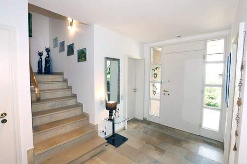 Diele - Einfamilienhaus mit 310,00 m&sup2; in Oelde zum Kaufen