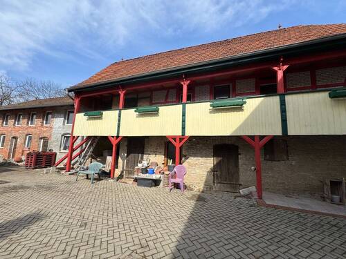 Nachbargebäude mit Ausbaureserve - 