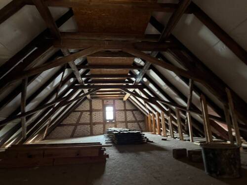 Nachbargebäude Dachgeschoss - 