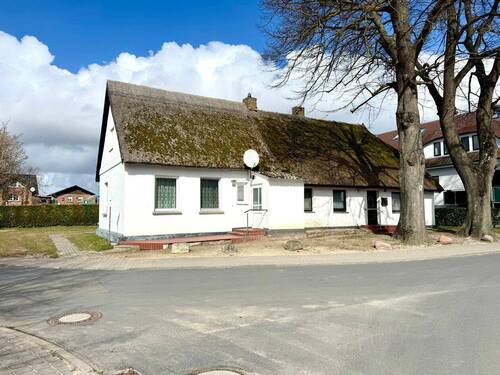 Außenansicht - 5 Zimmer Mehrfamilienhaus, Wohnhaus zum Kaufen in Mönchgut