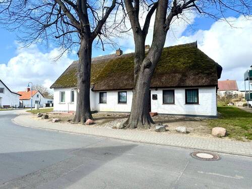 Außenansicht - Mehrfamilienhaus, Wohnhaus mit 110,00 m&sup2; in Mönchgut zum Kaufen