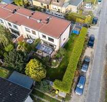 Attraktives Reihenendhaus mit Terrasse, Kamin und großem Grundstück - Berlin Rudow