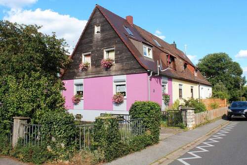 gesamter Gebäudekomplex - 4 Zimmer Reihenmittelhaus zum Kaufen in Hersbruck