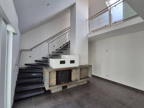 Kaminzimmer mit Galerie - 