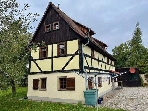 denkmalgeschütztes Haus - Möbliertes Haus an der A 4 und A 17 ... zur Unterbringung von Mitarbeitern!