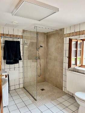 Duschbad im EG - Einfamilienhaus mit 145,00 m&sup2; in Dresden zur Miete