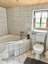Bad mit Wanne im OG - 