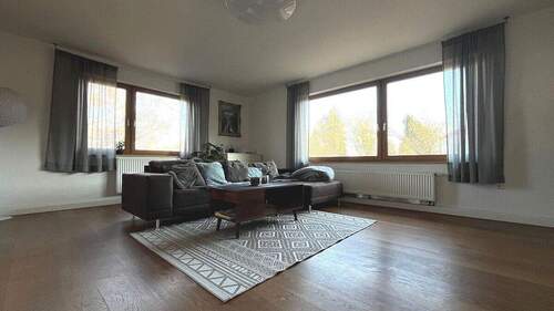 Wohnzimmer EG - 4 Zimmer Einfamilienhaus zum Kaufen in Dietenheim / Regglisweiler