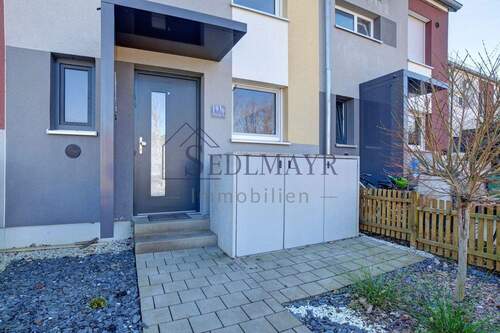 Ansicht Hauseingang 1 - Reihenmittelhaus mit 115,00 m&sup2; in Ingolstadt zum Kaufen