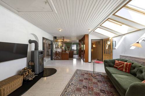 Wohnbereich mit Wohnungseingang - 