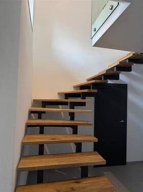 EG_Treppe zum DG - 