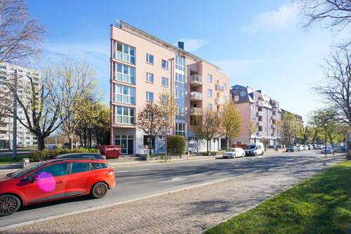 Hausansicht - Gut vermietete 2-Zimmer-Wohnung in Striesen
