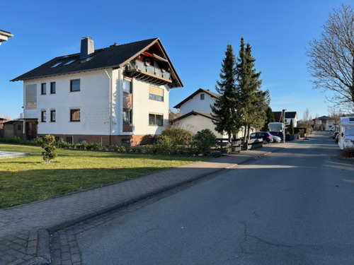 Hausansicht - Eigentumswohnung in sehr schöner (Stadt-)Randlage von Hessisch Lichtenau