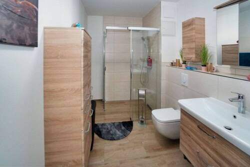 Bad und WC - 2 Zimmer Etagenwohnung in Bestensee