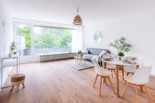 Wohnzimmer - 3 Zimmer Etagenwohnung in Hamburg