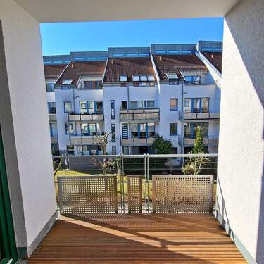 geschützte Loggia - Etagenwohnung mit 72,60 m&sup2; in Schwerin zur Miete