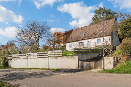 Straßenansicht - 7 Zimmer Einfamilienhaus in Schwäbisch Gmünd