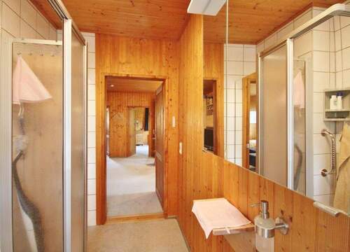 Badezimmer (EG) - 