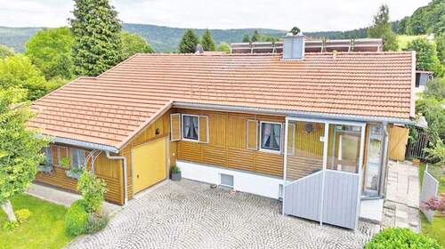 Hausansicht - 5 Zimmer Einfamilienhaus in Hinterschmiding / Herzogsreut