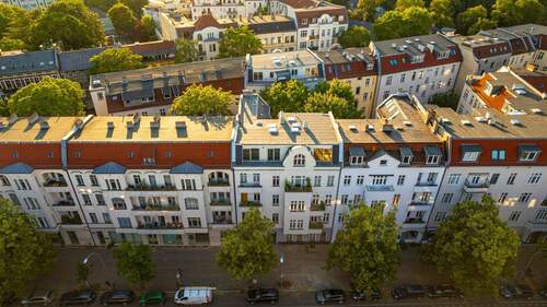 Hausansicht - Kompakte 2-Zimmer-Wohnung mit Terrasse und kleinem Garten am Bürgerpark Pankow