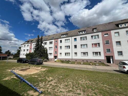 Hausansicht - 4-Raum-Wohnung im 1.OG, in Beilrode, Nordring 7