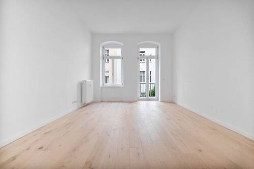 Wohnzimmer frontal - 2 Zimmer Etagenwohnung zum Kaufen in Berlin