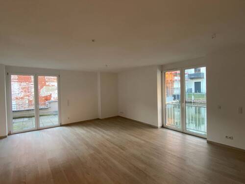 Wohnzimmer - 4 Zimmer Etagenwohnung zum Kaufen in Forchheim