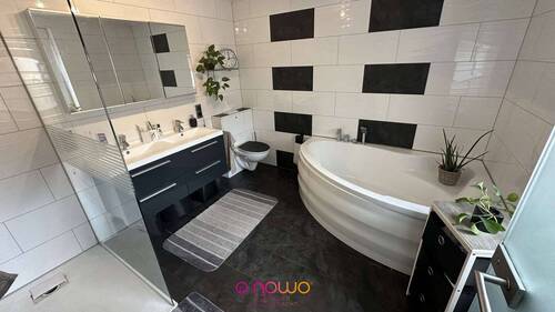 Modernes Badezimmer - 