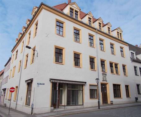 Hausansicht - 2-Raum-Wohnung mit Wohnküche und Abstellraum im Zentrum von Torgau