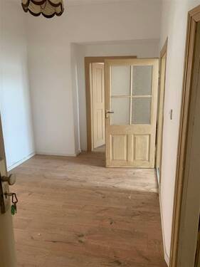 Flur - Etagenwohnung mit 96,00 m² in Torgau zur Miete
