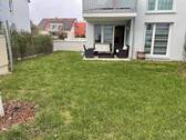 Garten-Blick auf die Terrasse - * Alles neuwertig * sonnige Terrasse mit herrlichem Garten * ruhige Randlage *