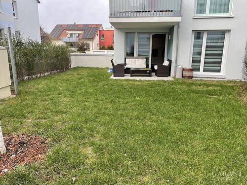 Garten-Blick auf die Terrasse - * Alles neuwertig * sonnige Terrasse mit herrlichem Garten * ruhige Randlage *