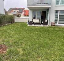 * Alles neuwertig * sonnige Terrasse mit herrlichem Garten * ruhige Randlage * - Asperg