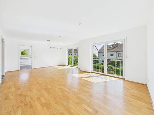 Offenes Wohn- und Esszimmer - 6 Zimmer Einfamilienhaus zur Miete in Wiesbaden