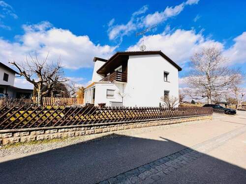 Ansicht Ostseite - 5 Zimmer Doppelhaushälfte zum Kaufen in Niedernburg-Prutting