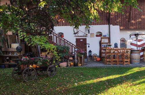 Innenhof - 9 Zimmer Einfamilienhaus zum Kaufen in Erlangen