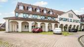 Außenansicht 1 - Zentral, charmant, bezugsbereit - Lichtdurchflutete Etagenwohnung mit Stellplatz
