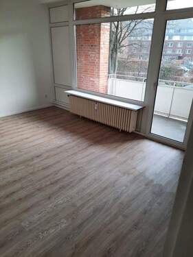 Wohnzimmer - 2 Zimmer Etagenwohnung zur Miete in Hamburg