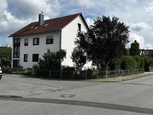 Eckgrundstück - Schönes Zwei-Familienglück - 735.000,00 EUR Kaufpreis, ca.  221,70 m² Wohnfläche