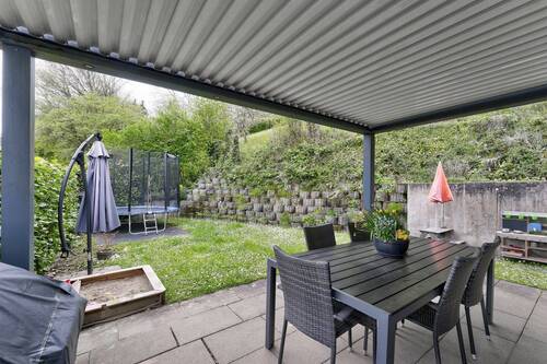 Großer Garten - 6 Zimmer Reihenendhaus zum Kaufen in Lörrach