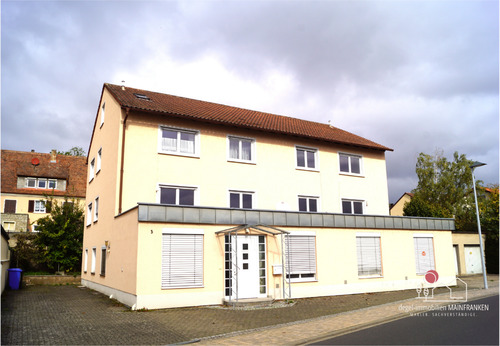 Ansicht von der Straße aus - 1 Zimmer Mehrfamilienhaus, Wohnhaus zum Kaufen in Dettelbach