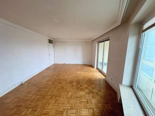 Wohn-, / Essbereich - 3 Zimmer Etagenwohnung zum Kaufen in Bad Homburg