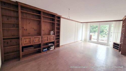 1 Wohnzimmer (1b).jpg - 4 Zimmer Etagenwohnung in Nürnberg