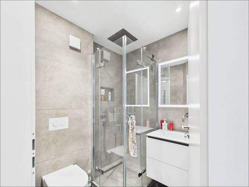 Badezimmer - 5 Zimmer Doppelhaushälfte in Haibach