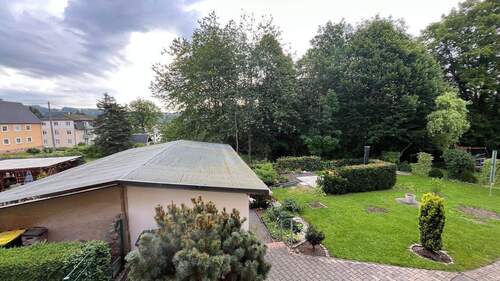 Balkonblick auf das Traumgrundstück - 3 Zimmer Etagenwohnung in Augustusburg