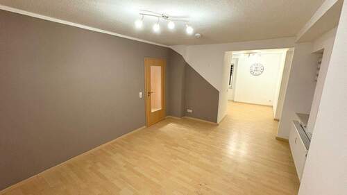 Durchgang Wohnzimmer/Küche - 