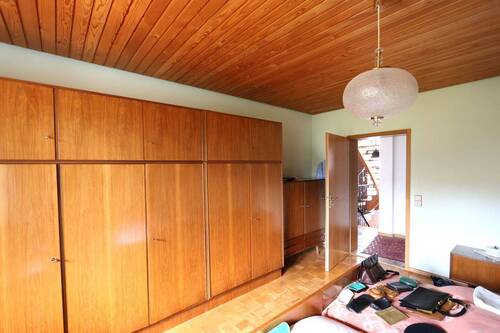 EG - Schlafzimmer mit Einbauschränken - 