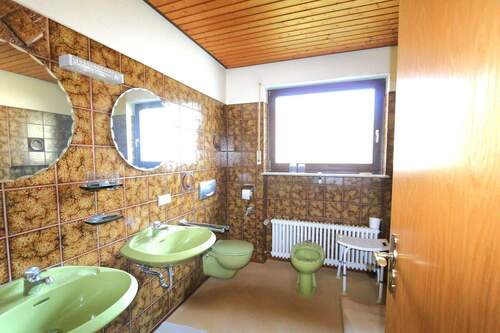 EG - Bad mit Doppelwaschbecken - 