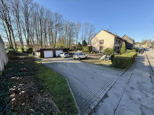 aktuell mit zwei Garagen bebaut - Grundstück in Gladbeck