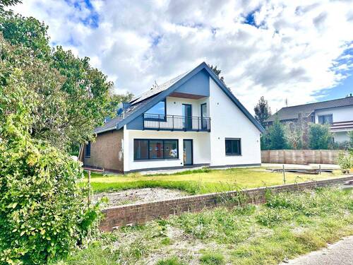 Straßenansicht - Moderne Büroräume im Erdgeschoss in einem kernsanierten Zweifamilienhaus in Edewecht- Friedrichsfehn ***ideal als Büro oder Praxis***